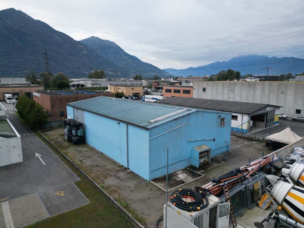 1316m² local de stockage