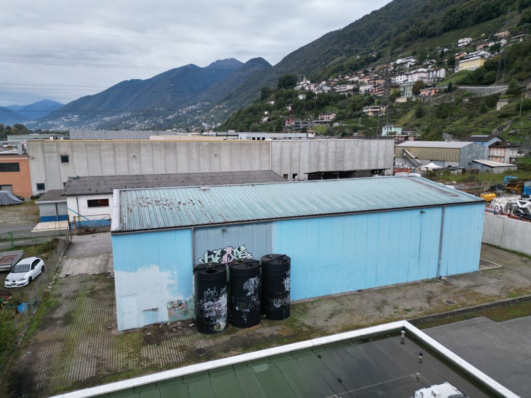 1316m² local de stockage