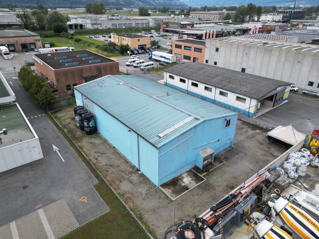 1316m² local de stockage