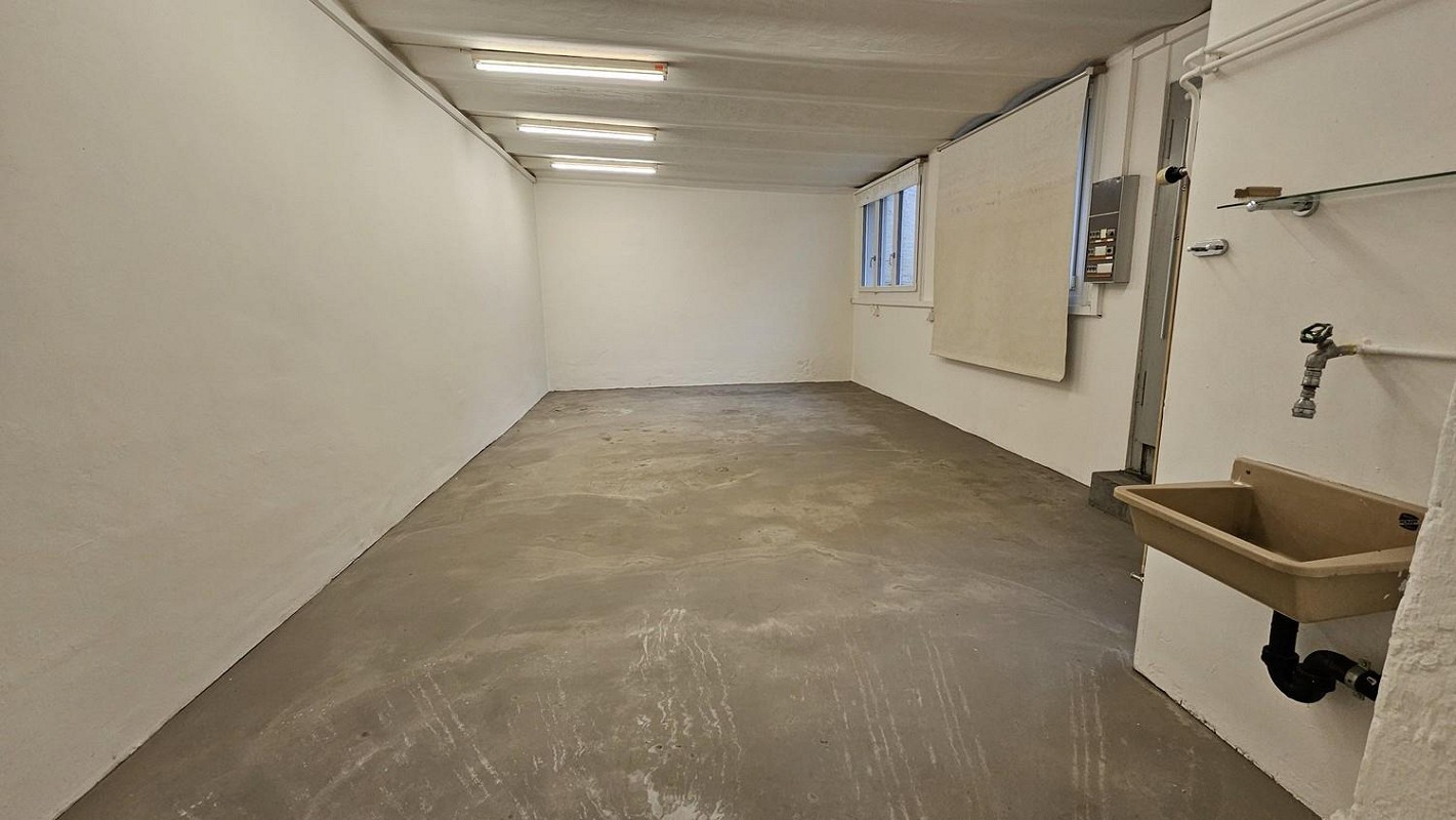 60m² commerciale, foto 1 di 6