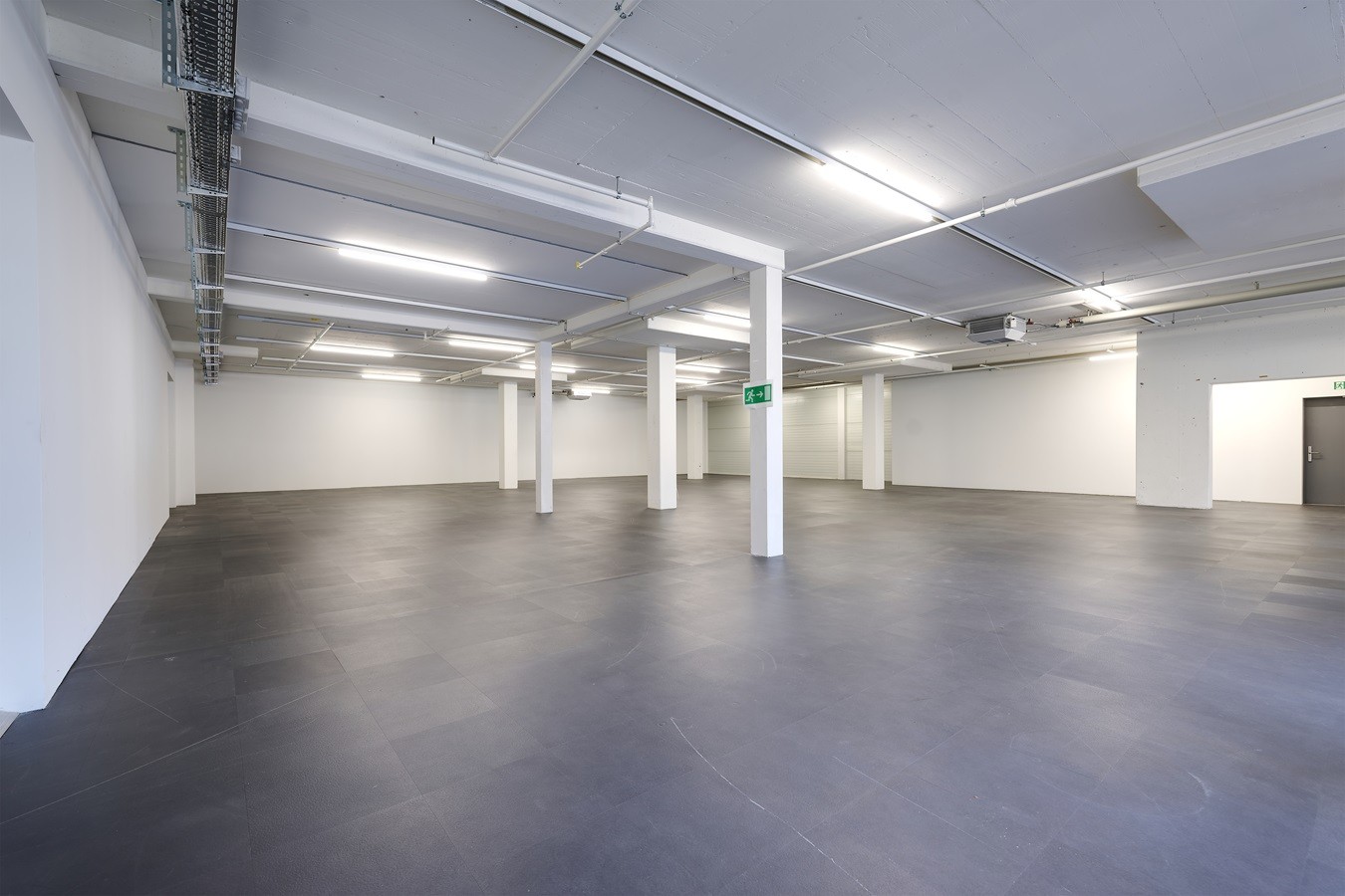 590m² commercial