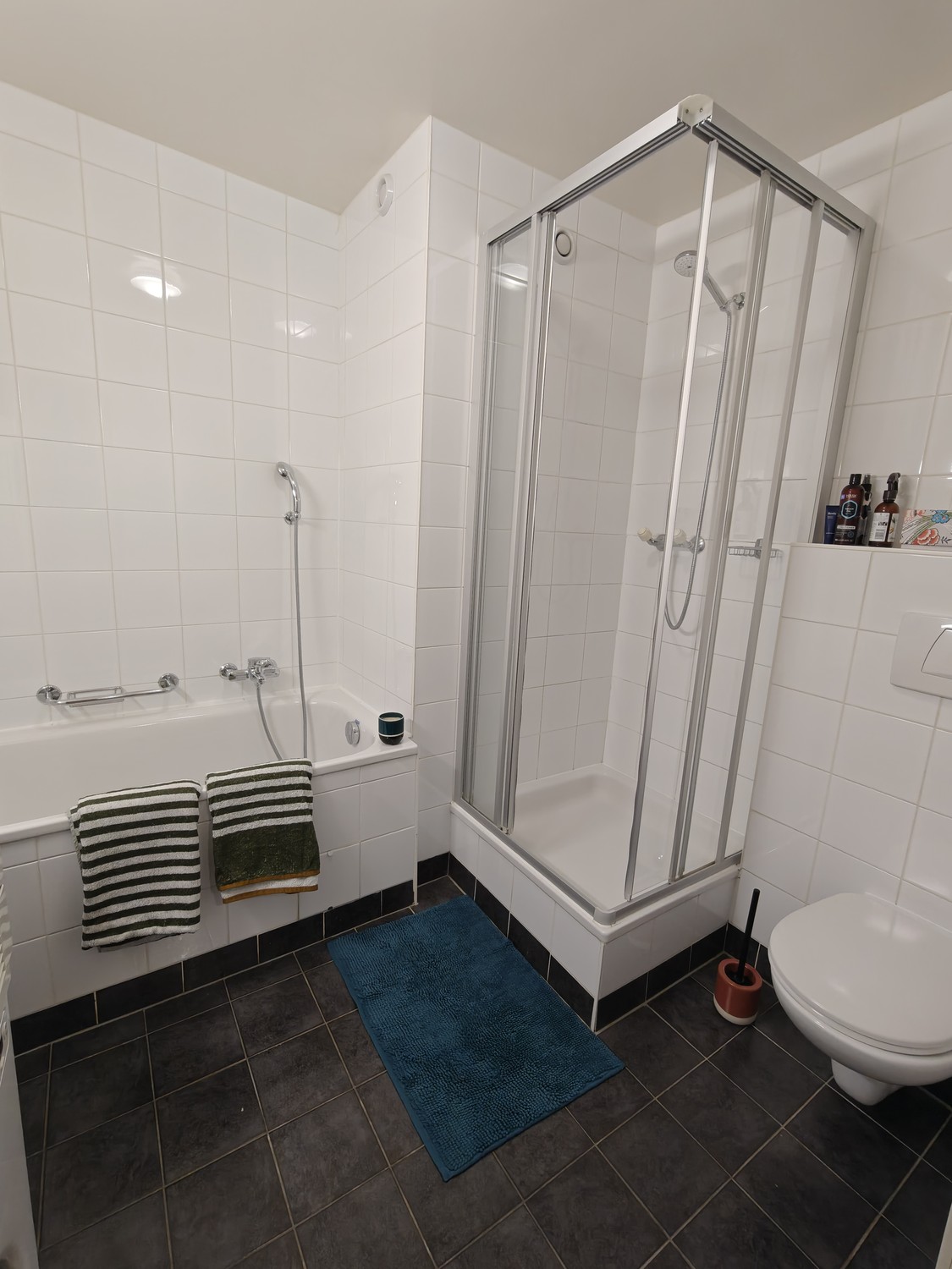 5 rooms apartment
