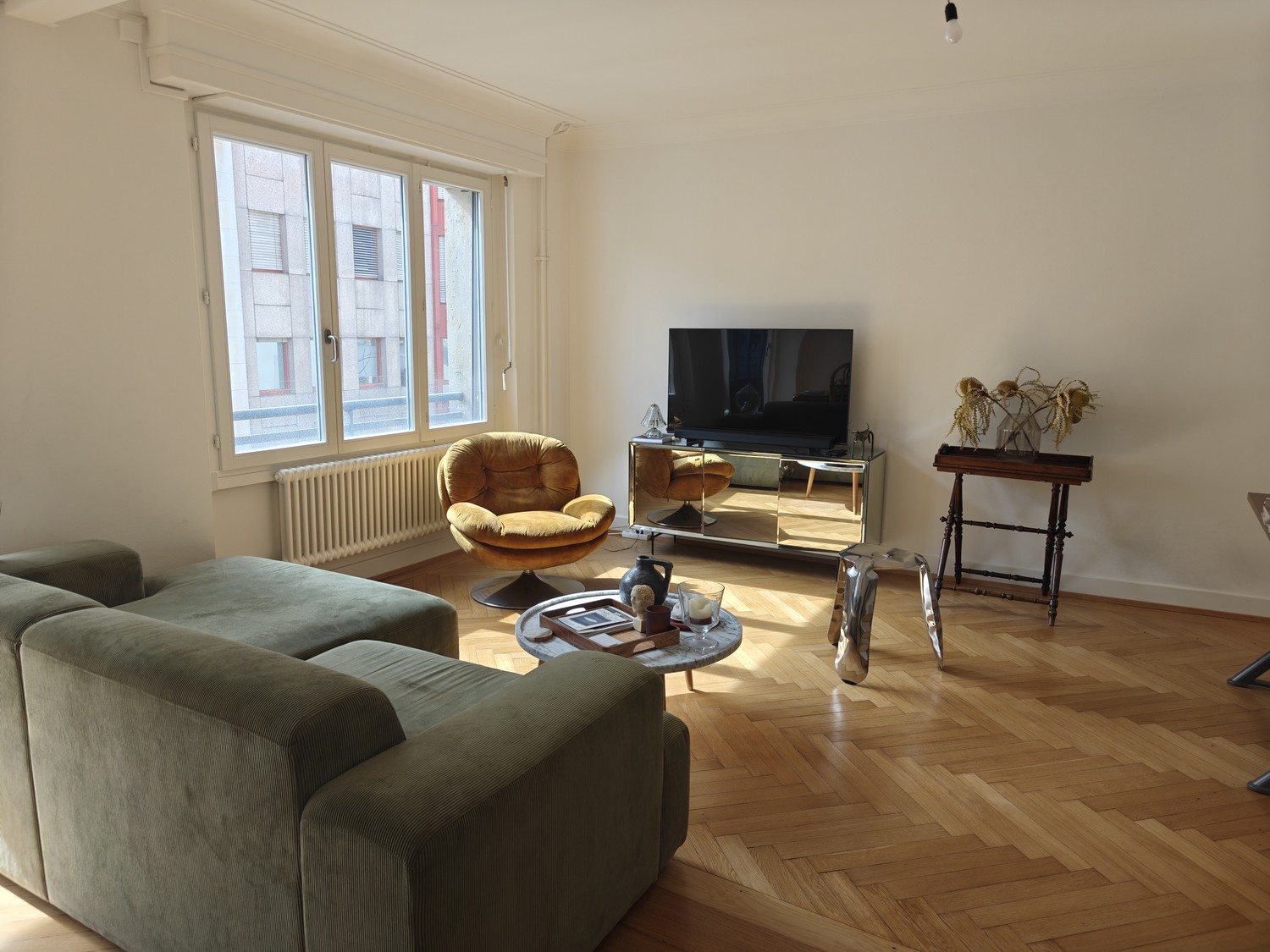 5 rooms apartment