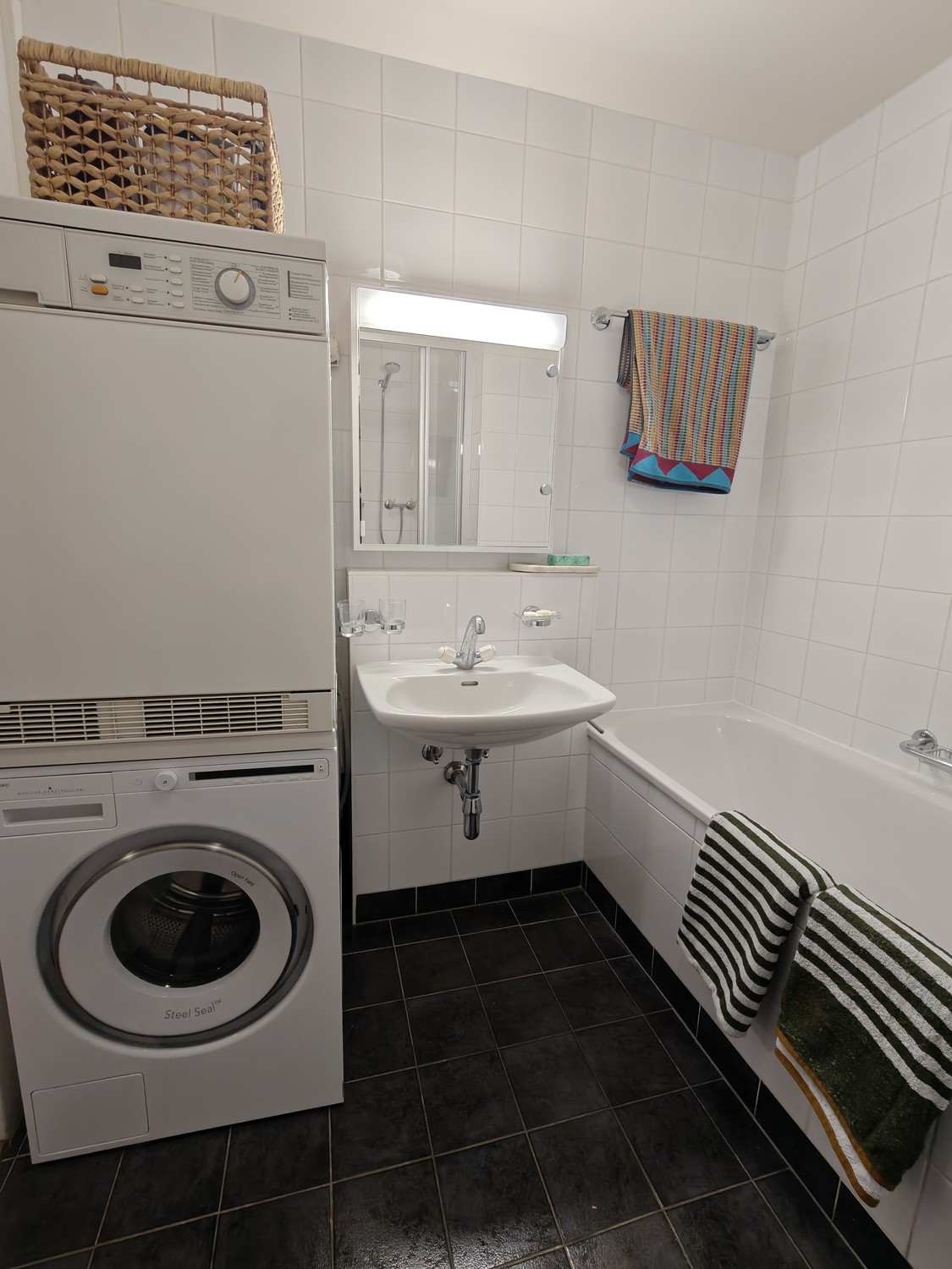 5 rooms apartment