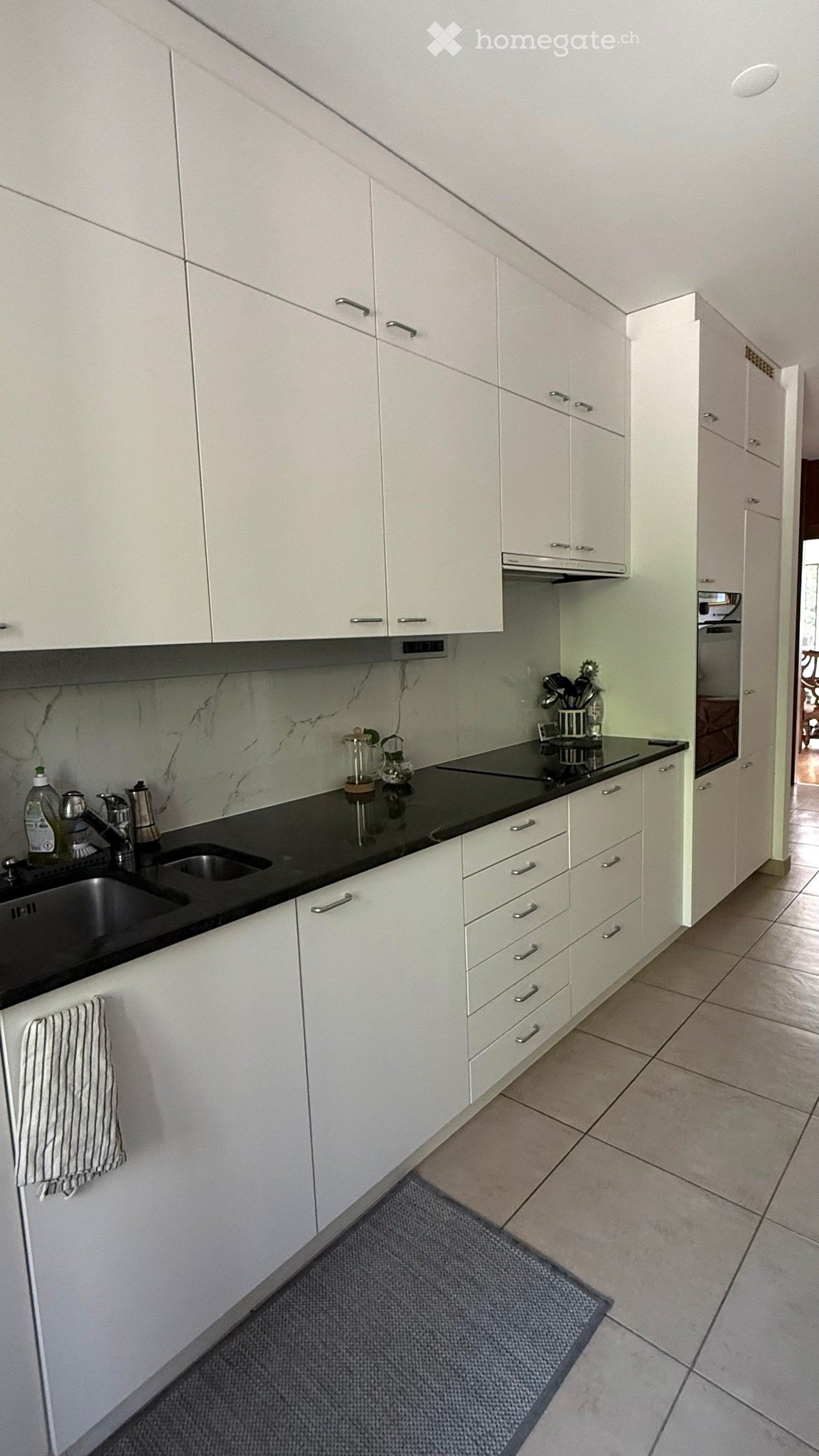 5 rooms apartment