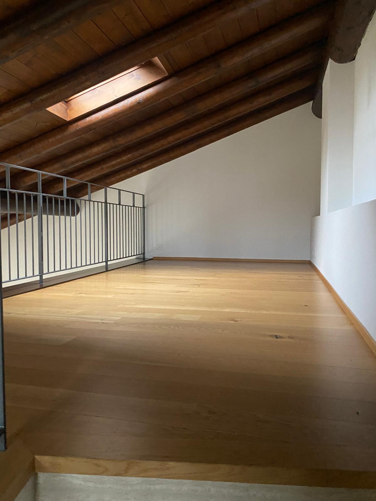 6 rooms attic flat