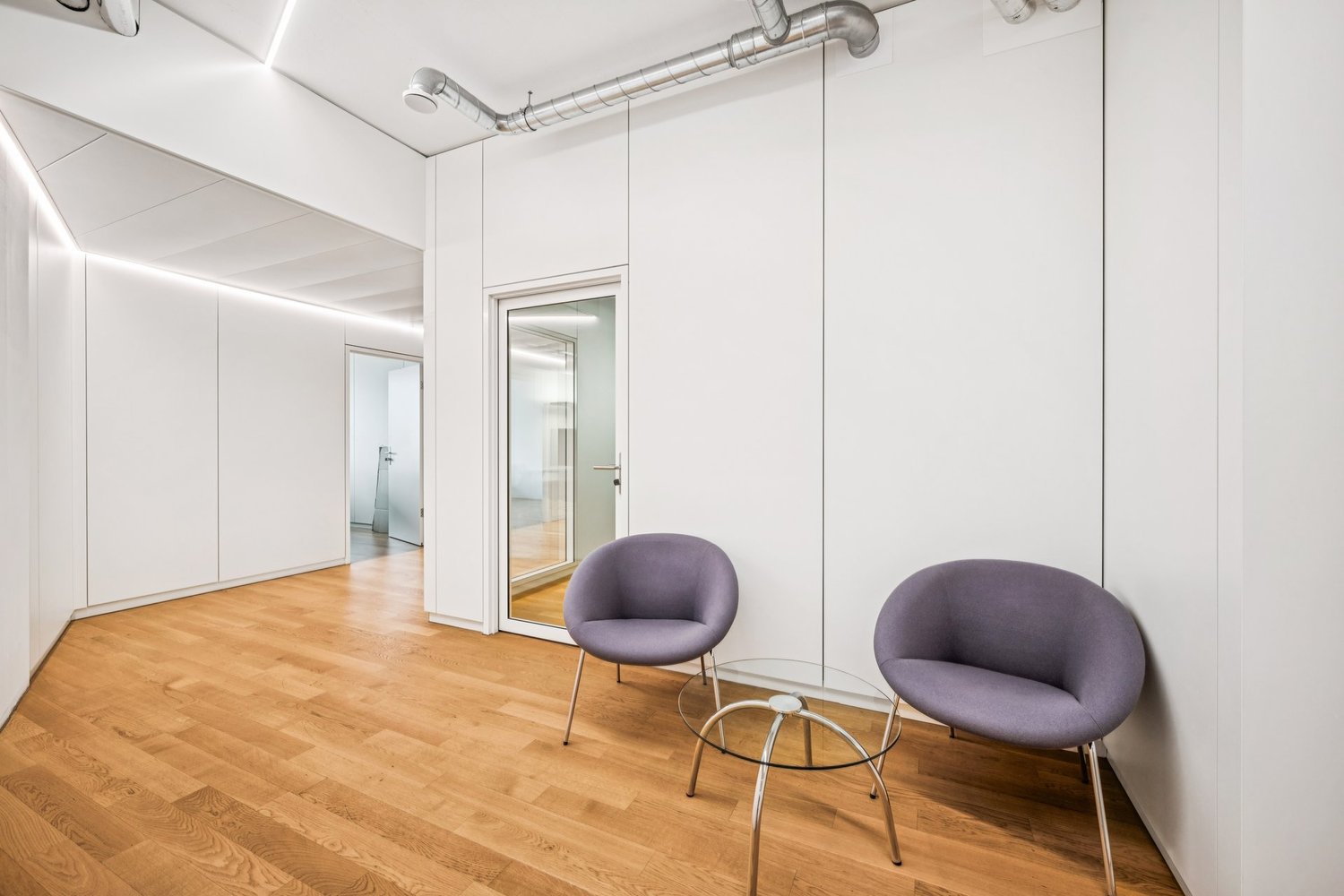 258m² office