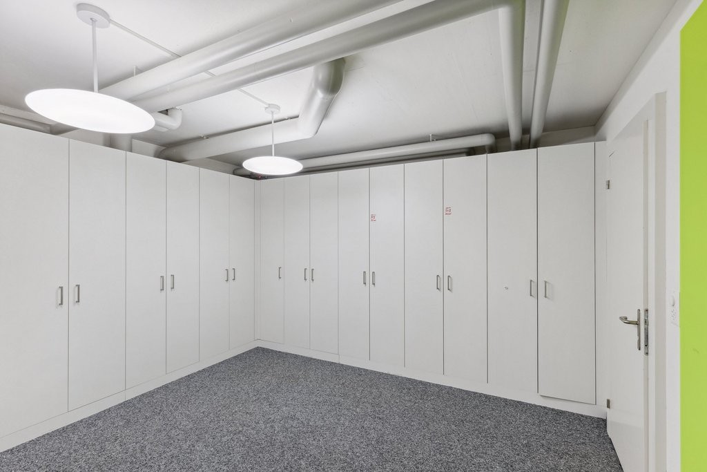 136m² commercial

Are you looking for a new place of success? Then you have come to the right place!

By arrangement, we are renting attractive office/commercial premises of 137 m2 at our property at Aufwiesenstrasse 4 in 8305 Dietlikon.

The office or commercial space offers you individual possibil