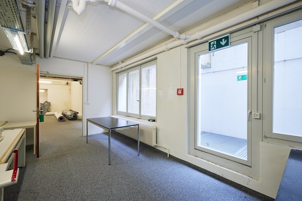 Locale di deposito di 366m²