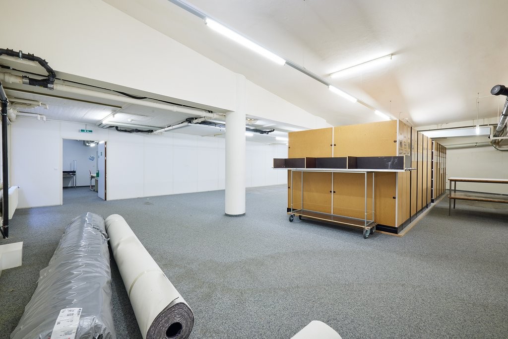 Locale di deposito di 366m²