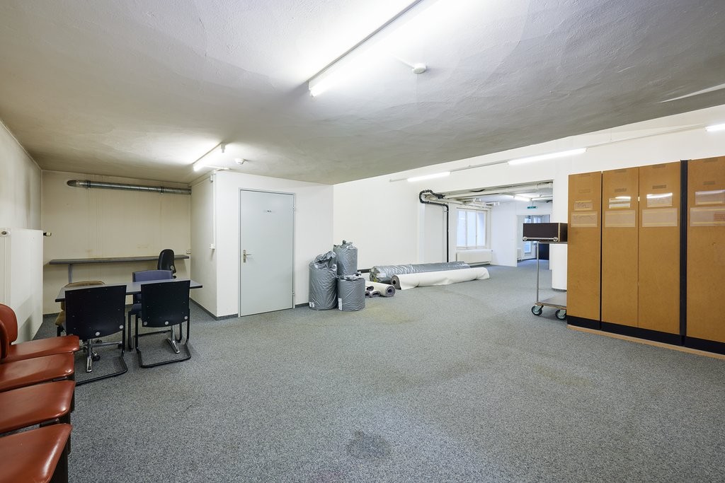 Locale di deposito di 366m²