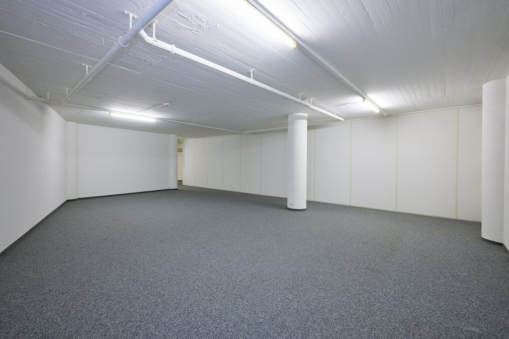 Locale di deposito di 366m²