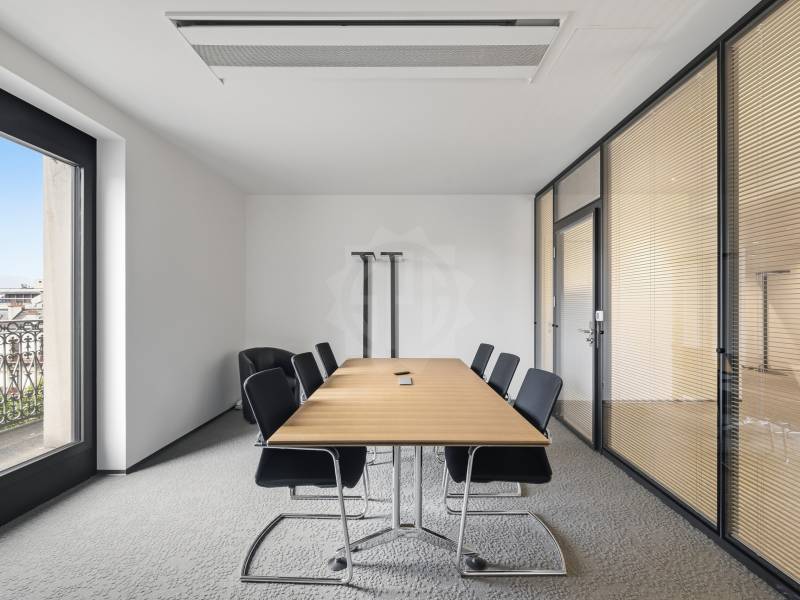 630m² ufficio, foto 8 di 10