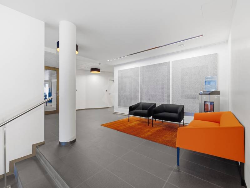 630m² ufficio, foto 3 di 10