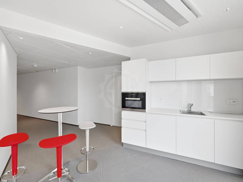 630m² ufficio, foto 10 di 10