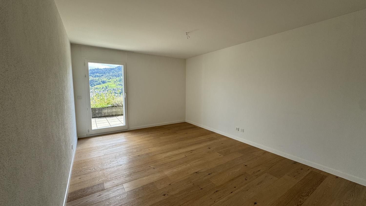 Appartamento mansardato di 4 ½ locali, foto 3 di 8