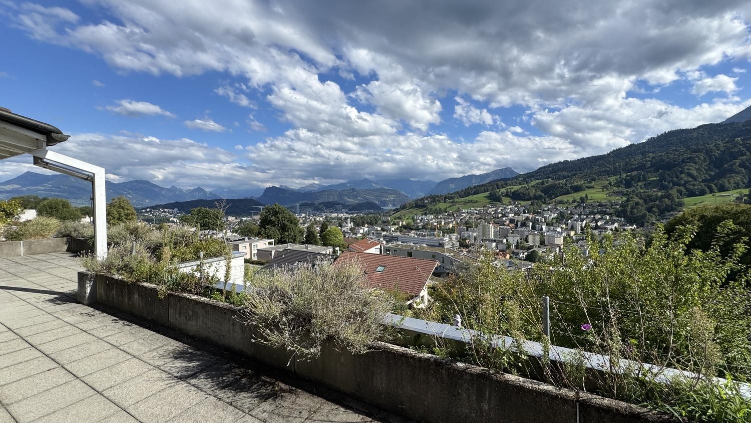 Appartamento mansardato di 4 ½ locali, foto 2 di 8