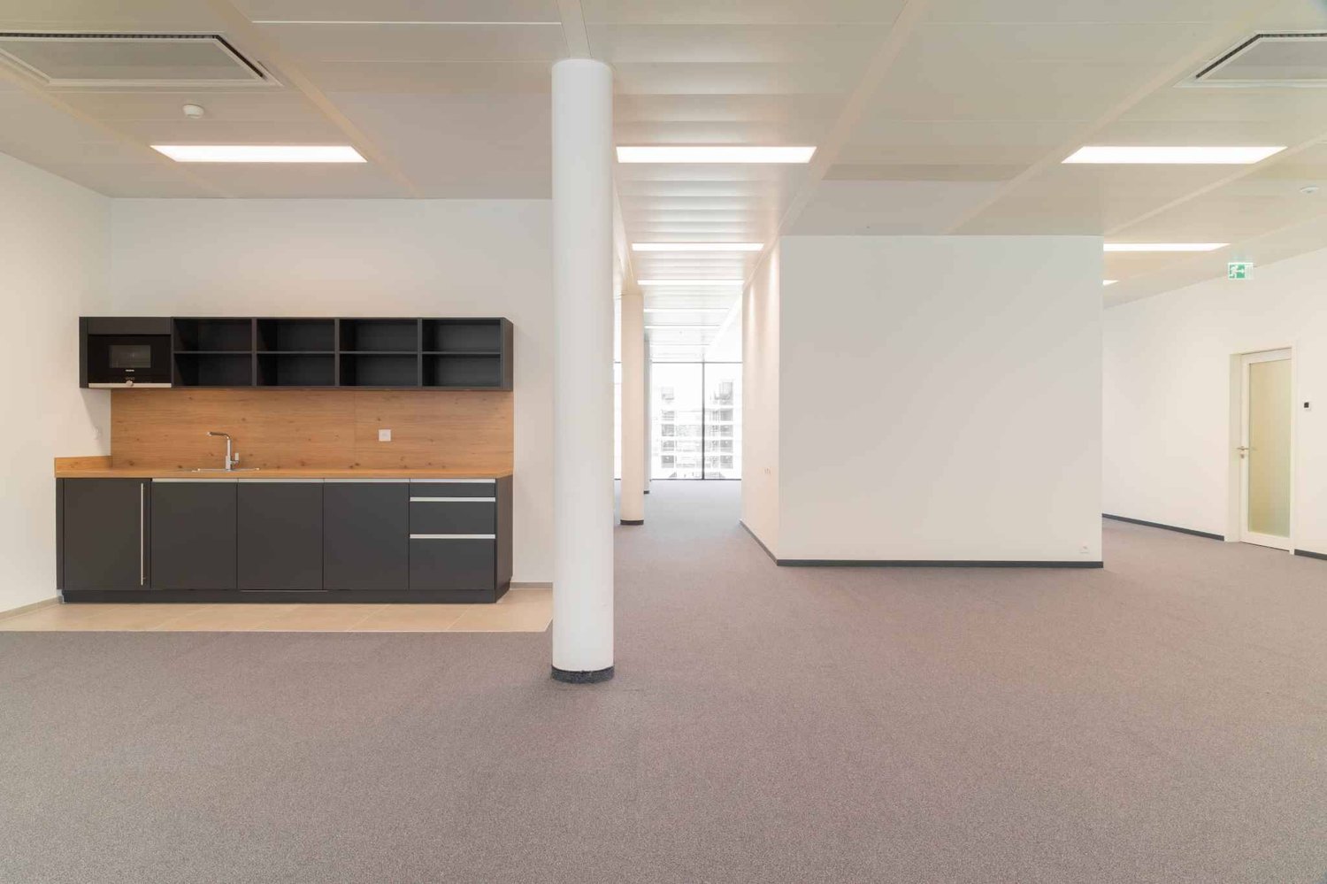 156m² office