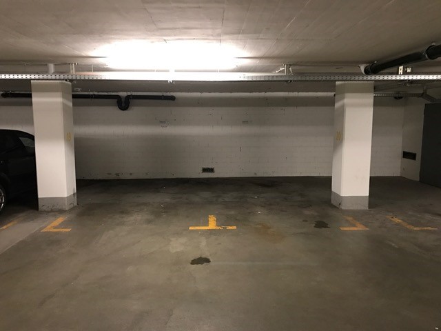 Posto auto in garage