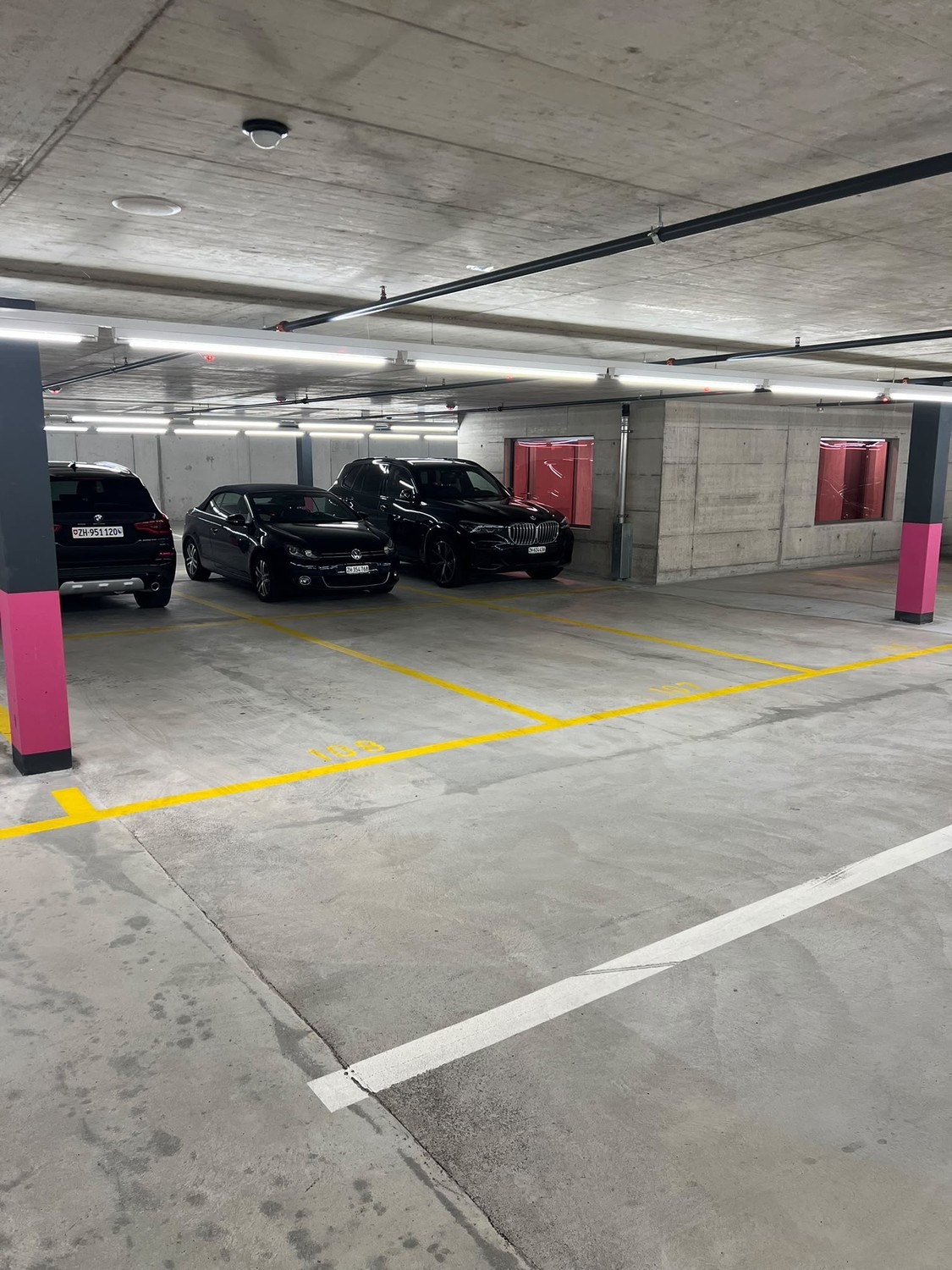 Posto auto, foto 2 di 2