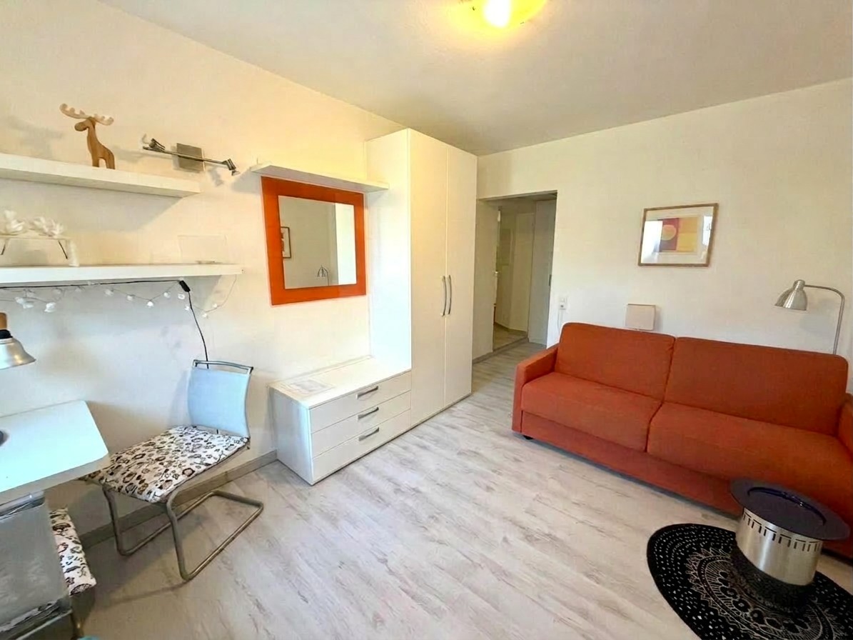 1 room apartment, foto 2 di 10