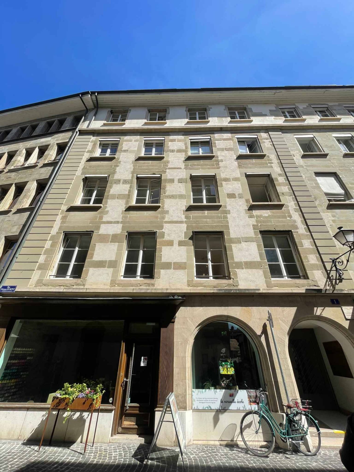 154m² office