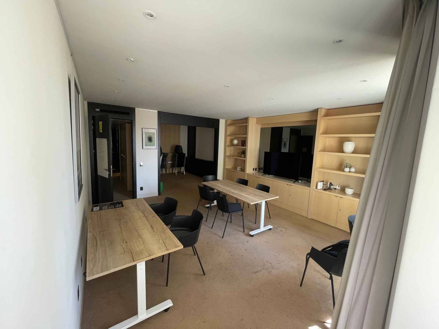 154m² office