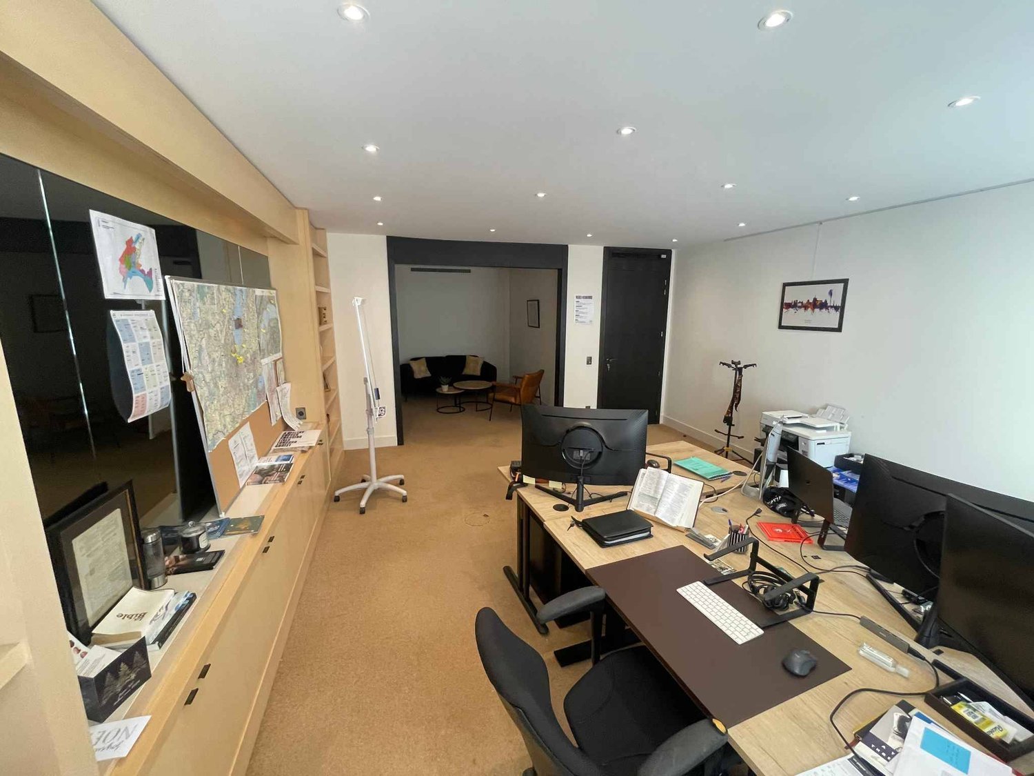 154m² office