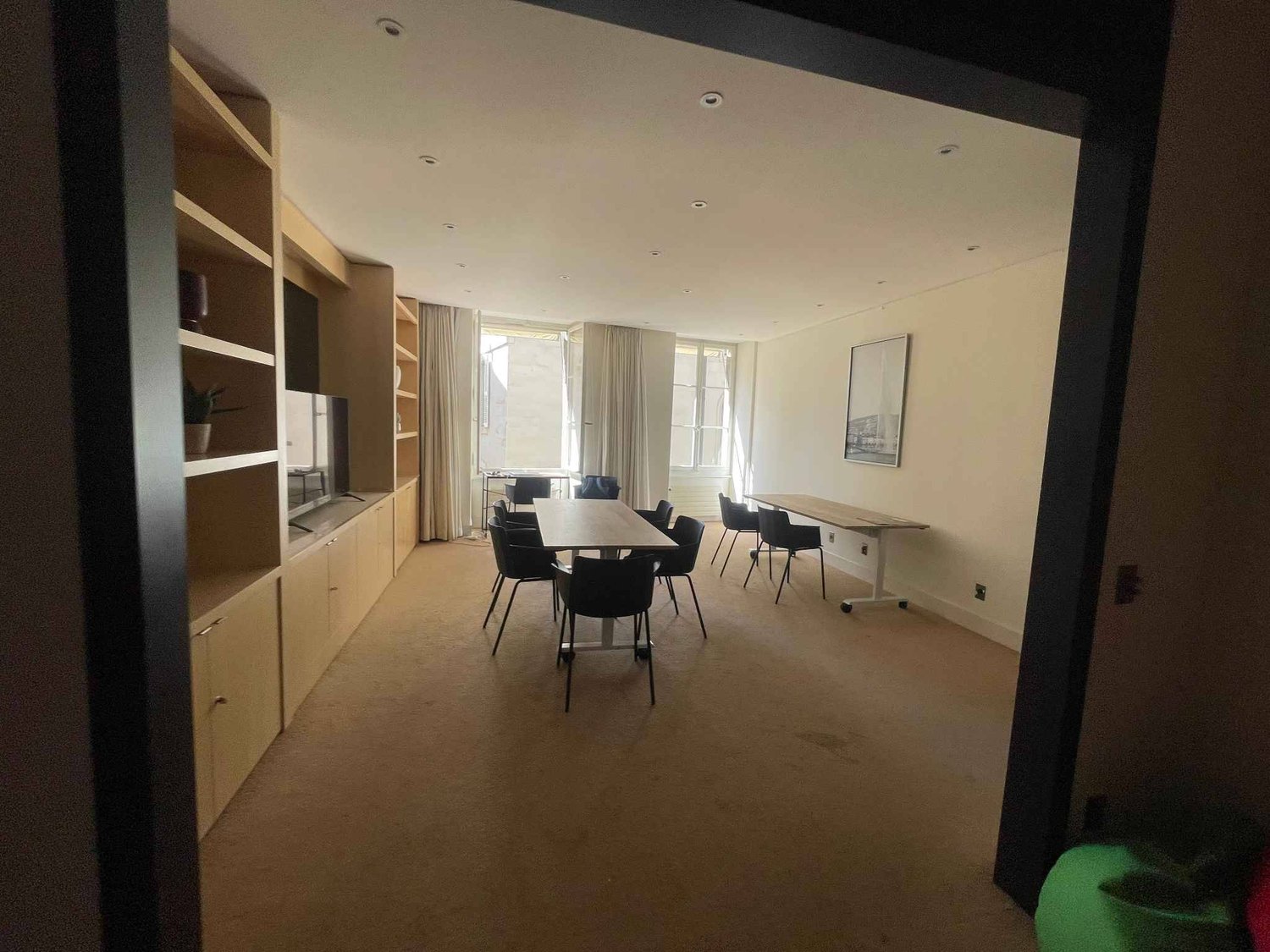 154m² office