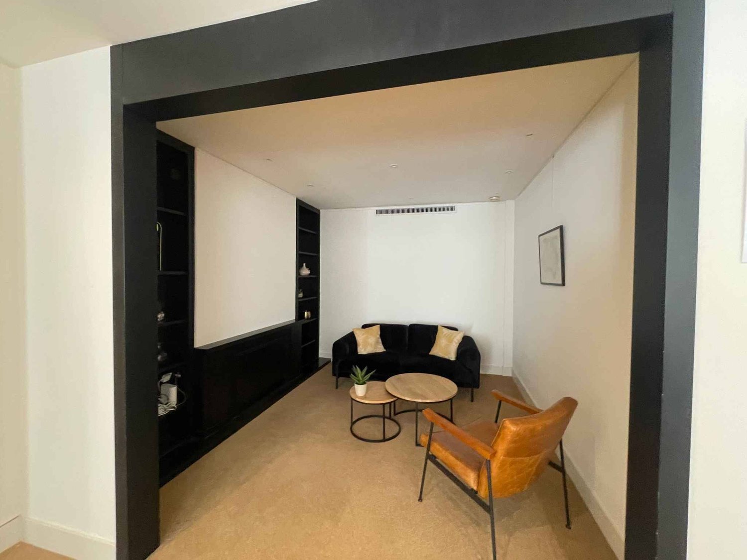 154m² office