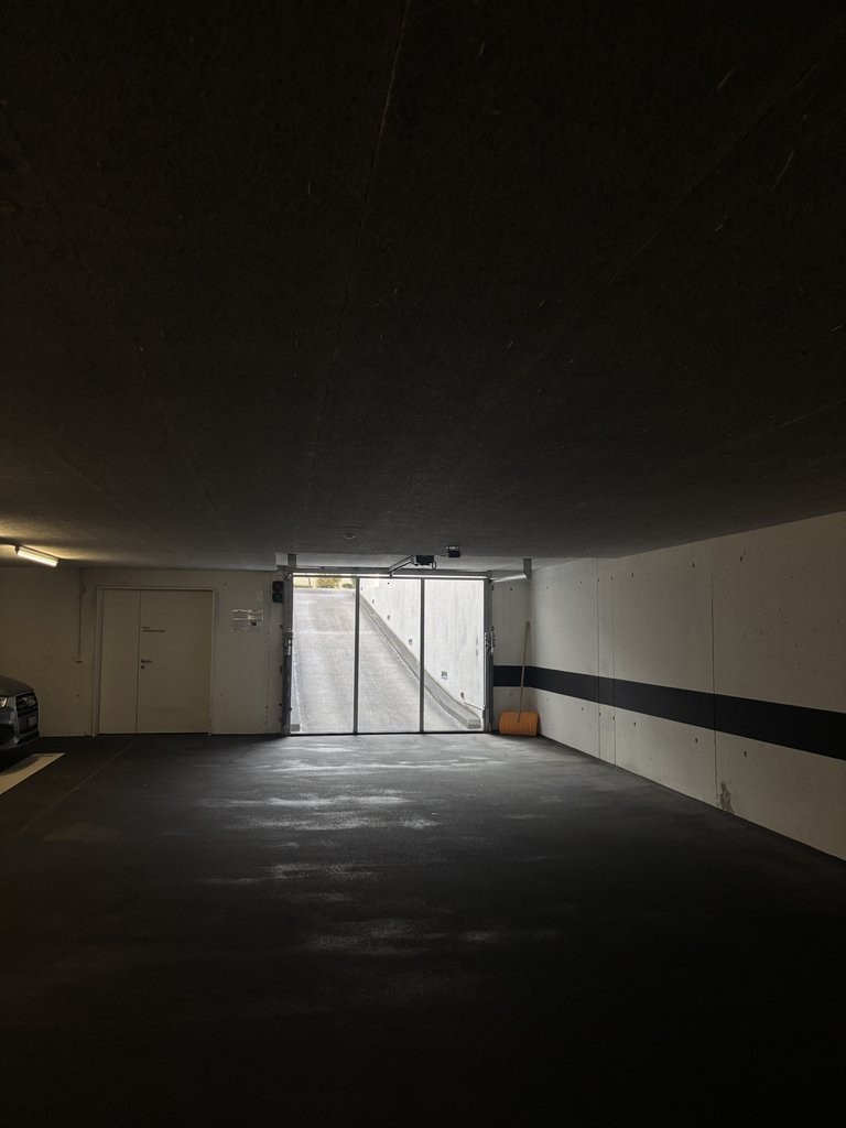 Posto auto interrato, foto 1 di 2