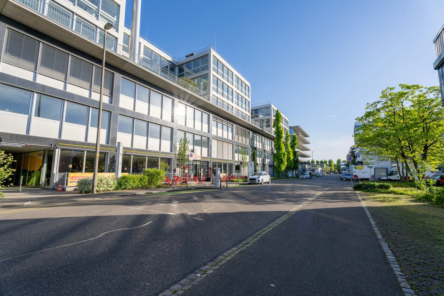 920m² commerciale