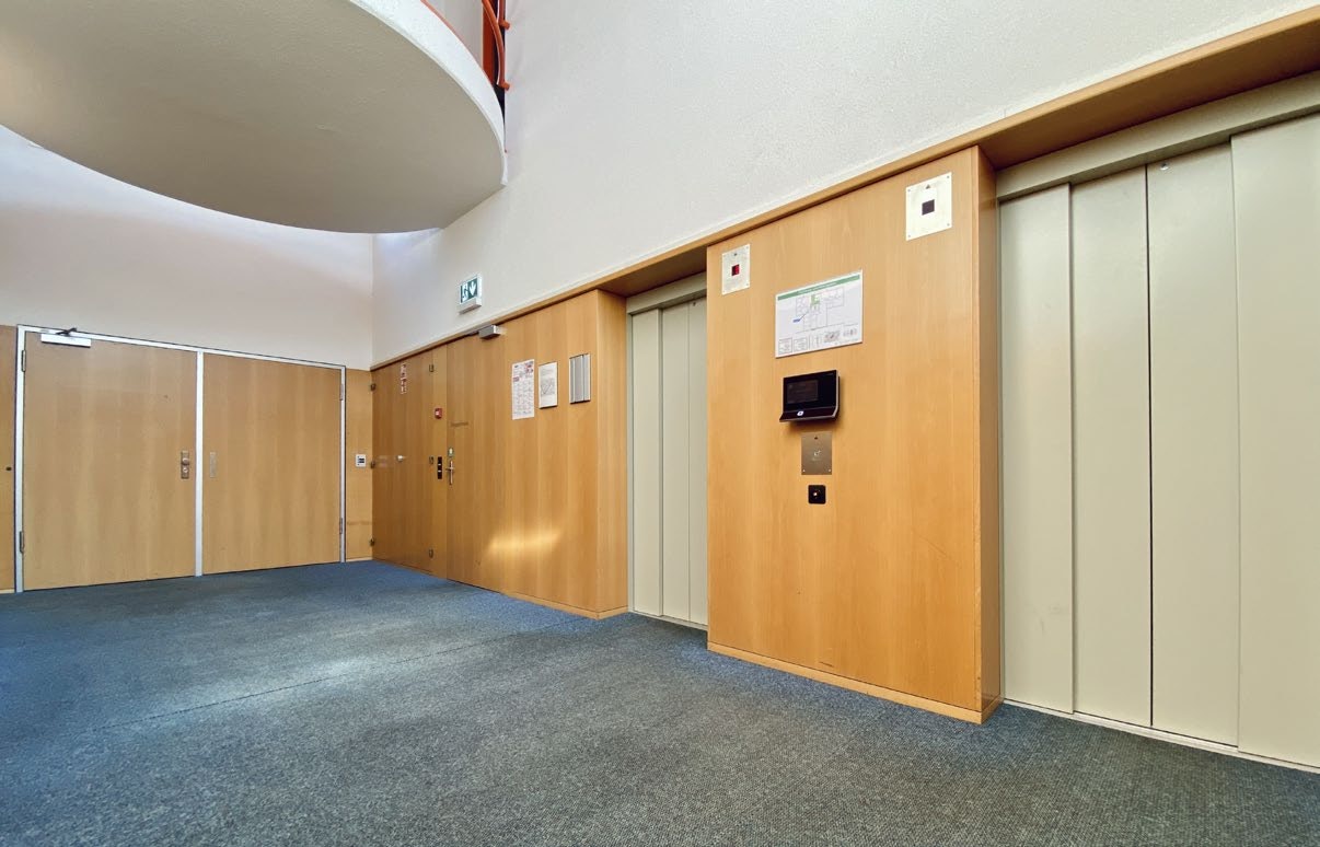 920m² commerciale