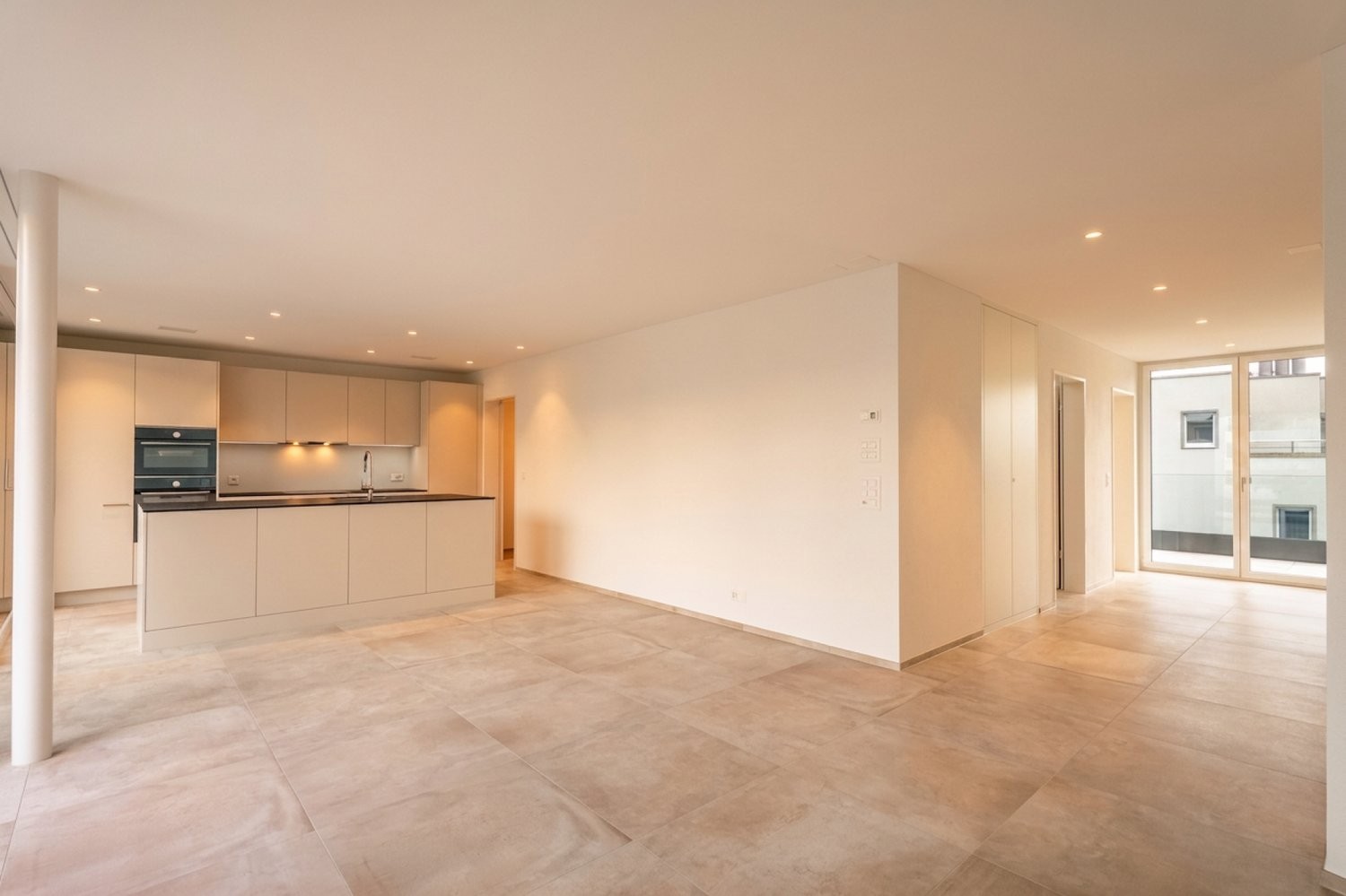 Appartamento mansardato di 3 ½ locali, foto 2 di 6