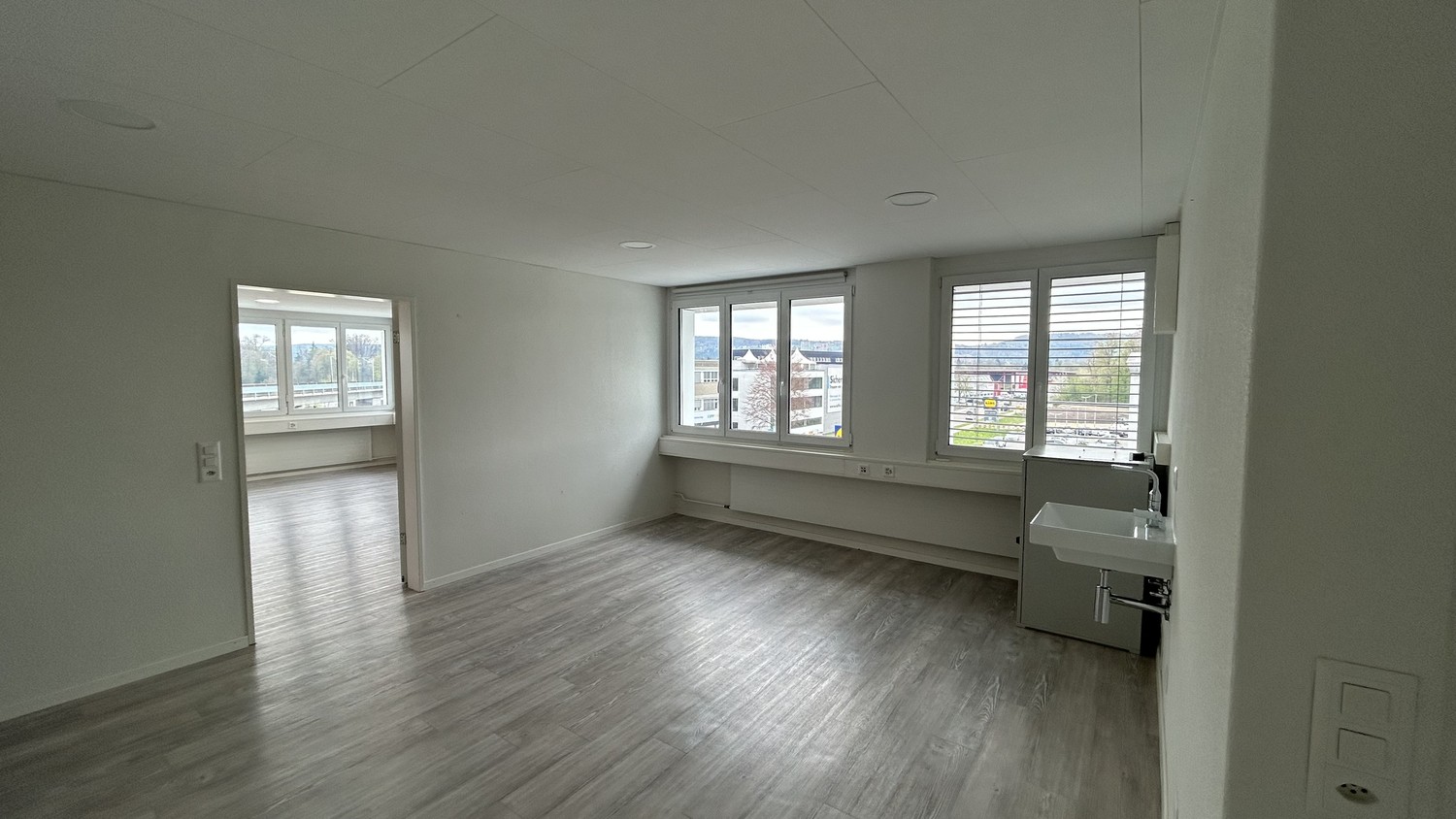 89m² commercial