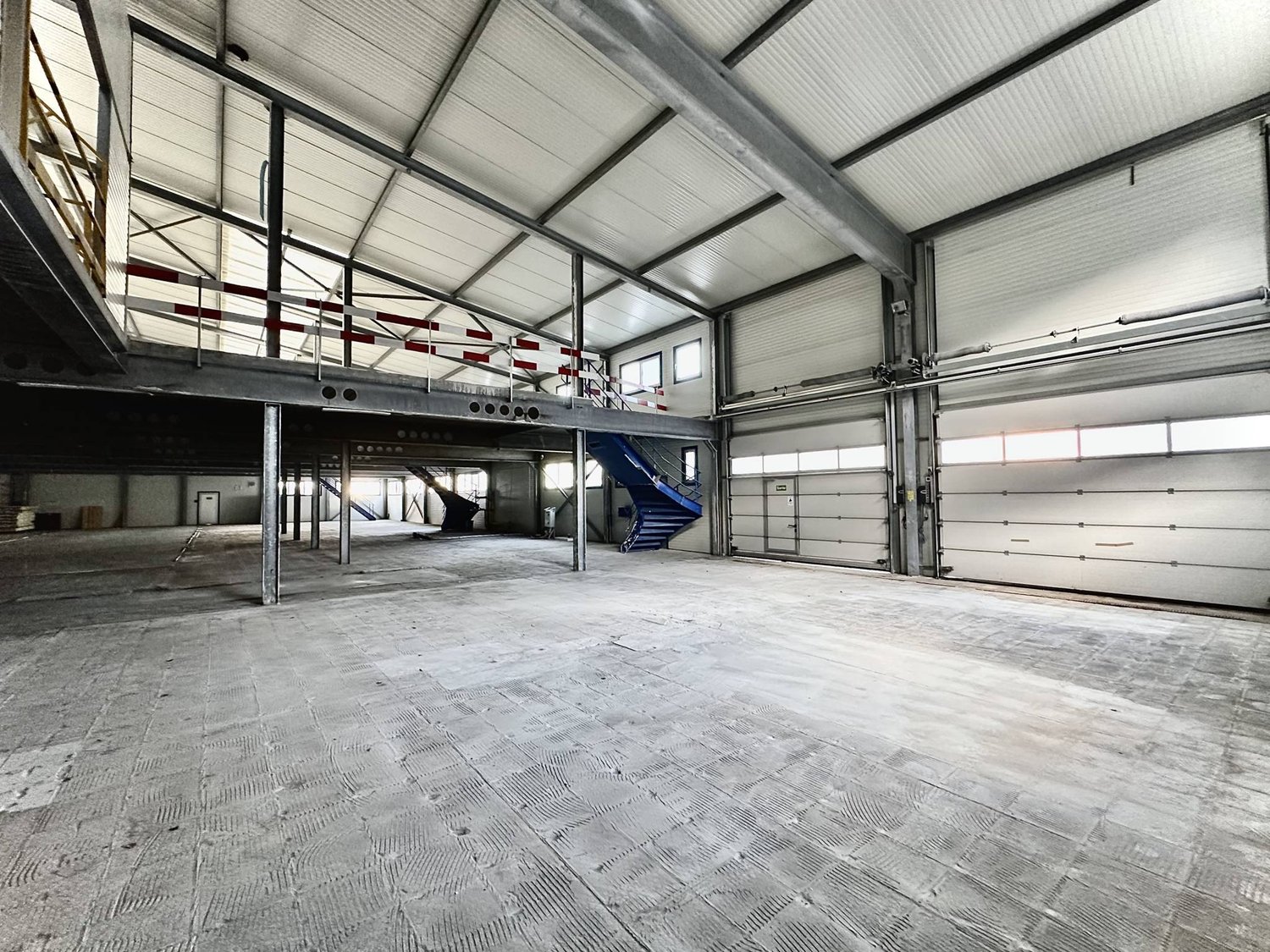 2350m² commercial