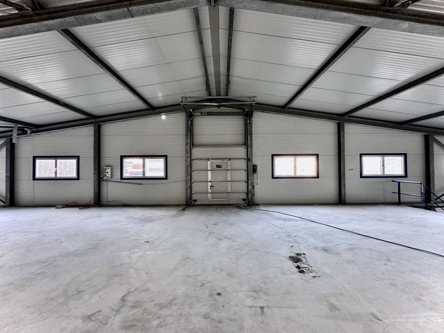 2350m² commercial