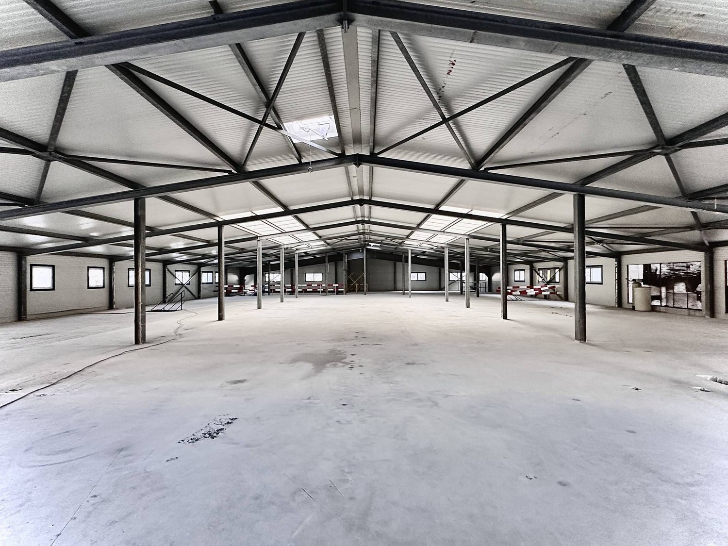 2350m² commercial