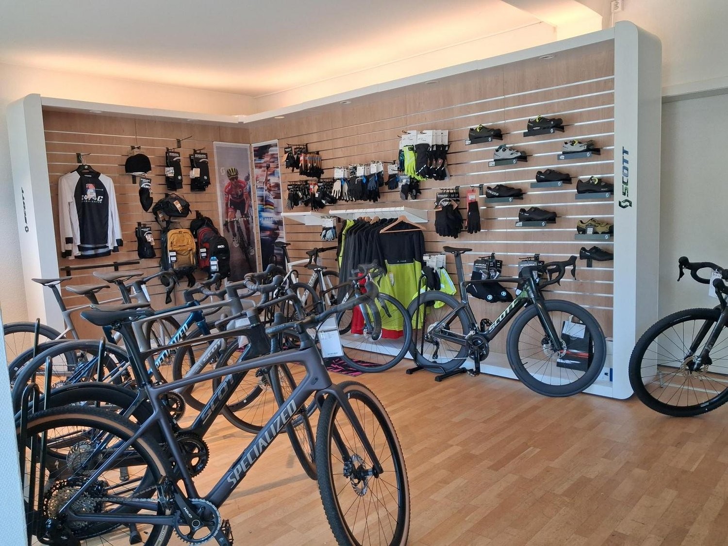 36m² shop