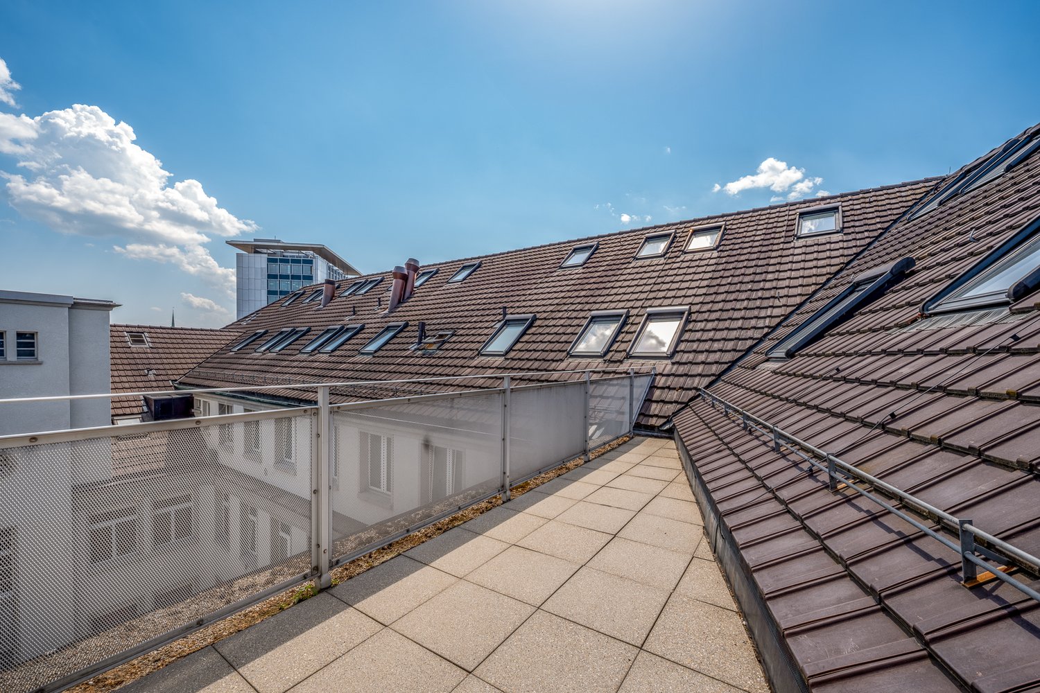 550m² office
