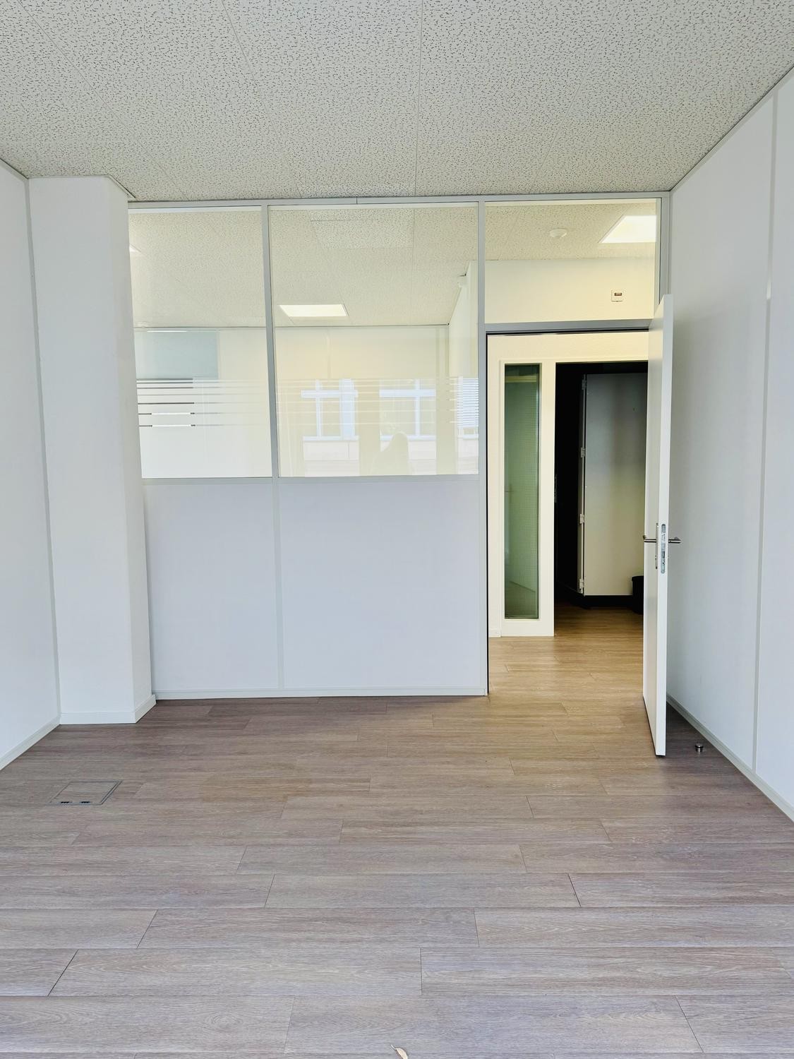 205m² office, foto 7 di 10