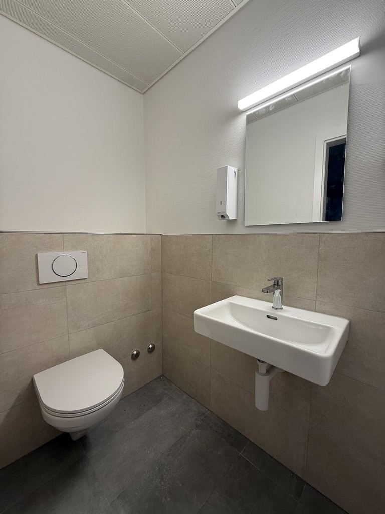 177m² ufficio, foto 10 di 10