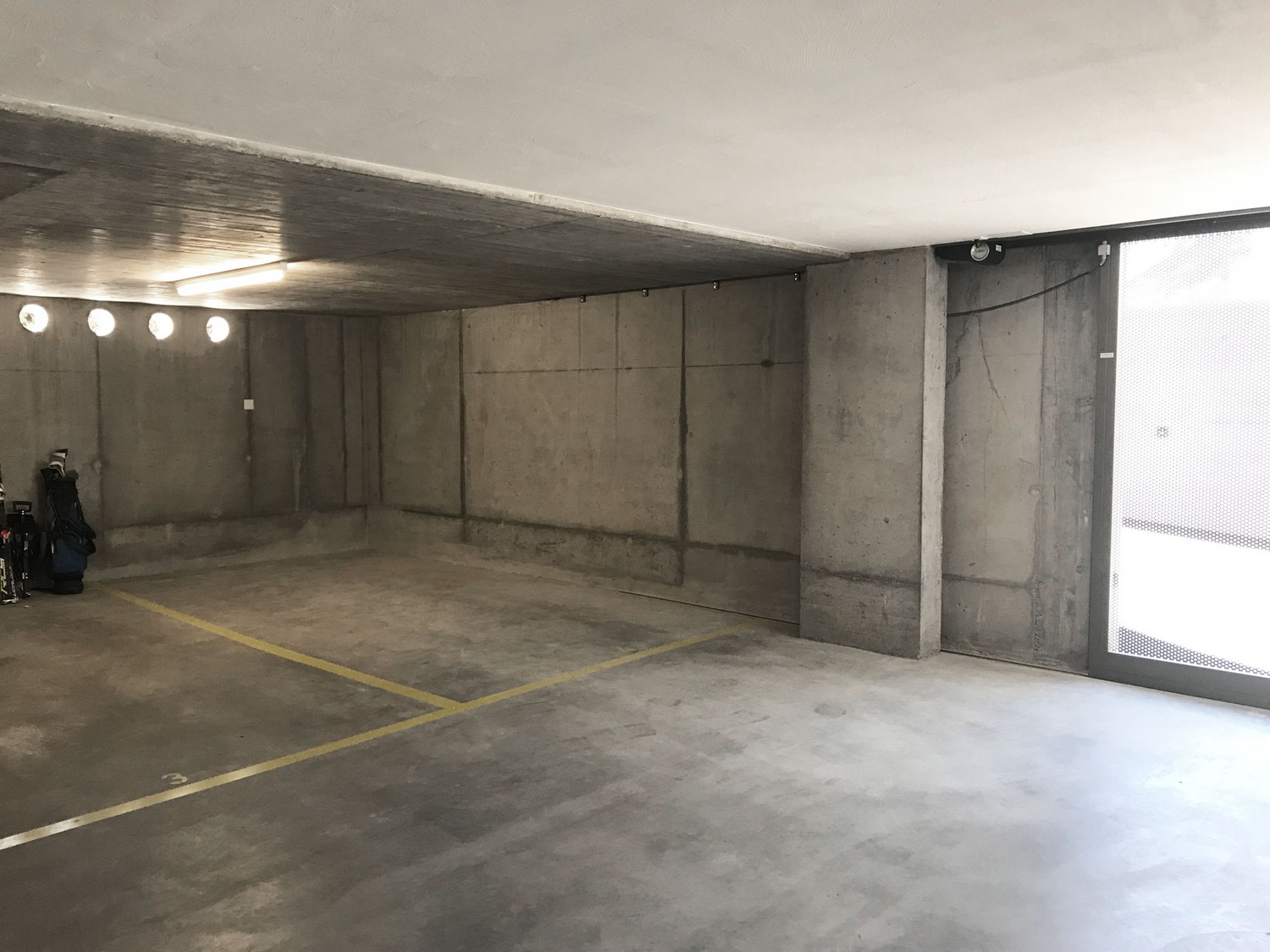 Posto aperto di 10m², foto 2 di 3