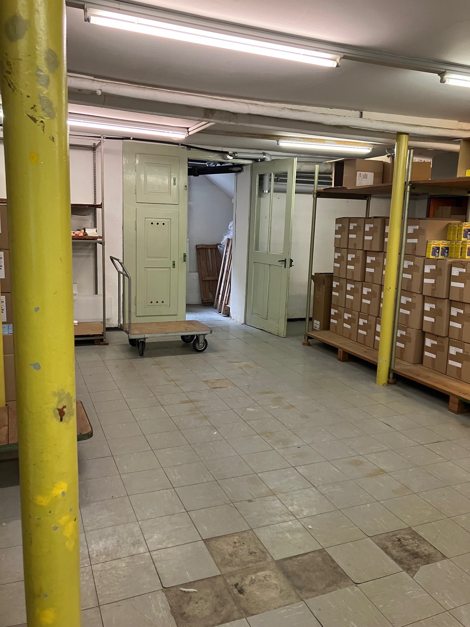 200m² commerciale