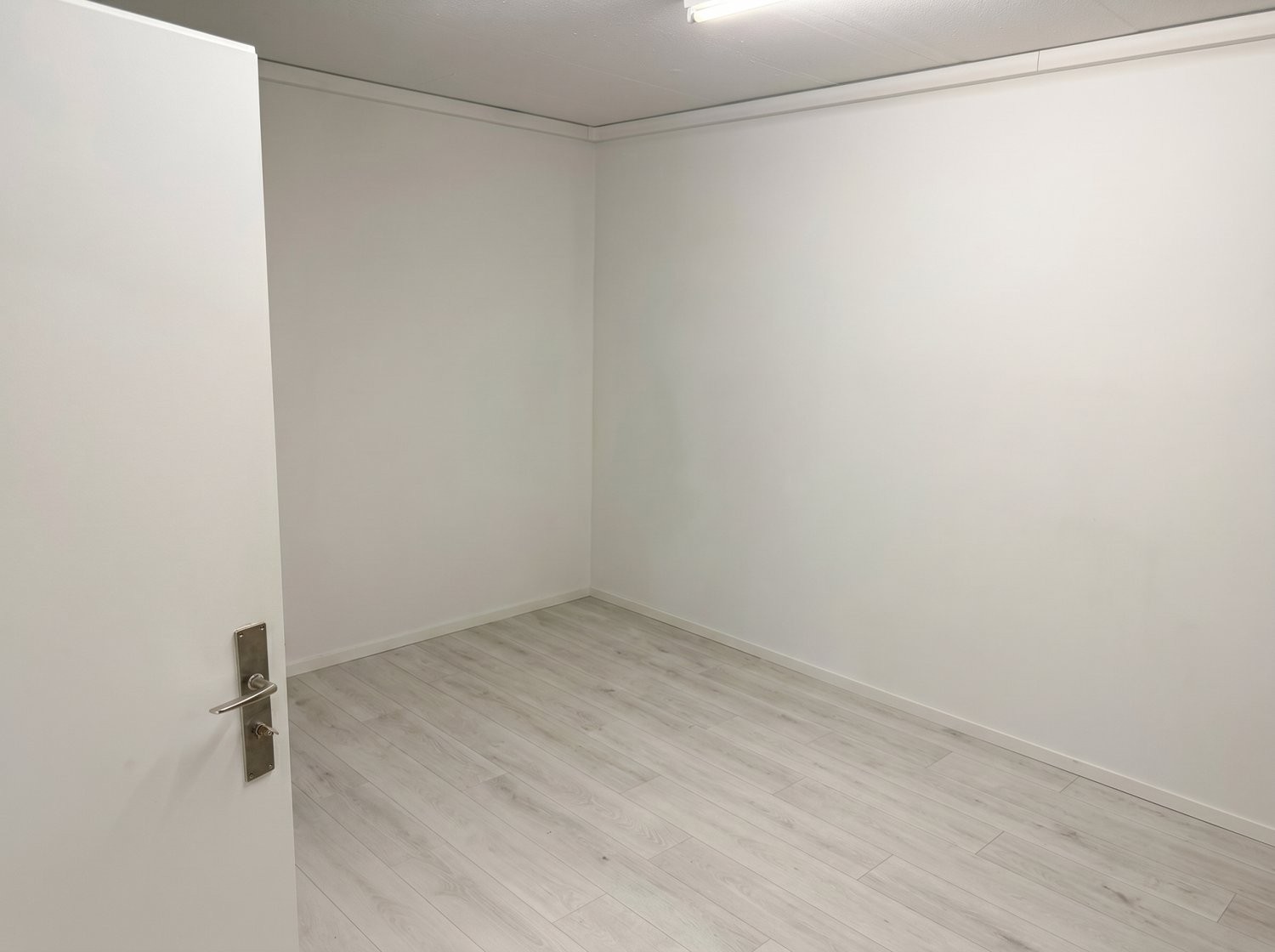 92m² office
