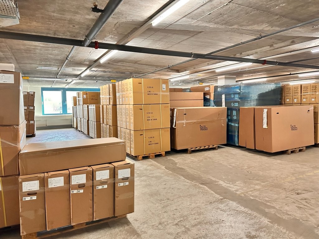 1375m² deposito