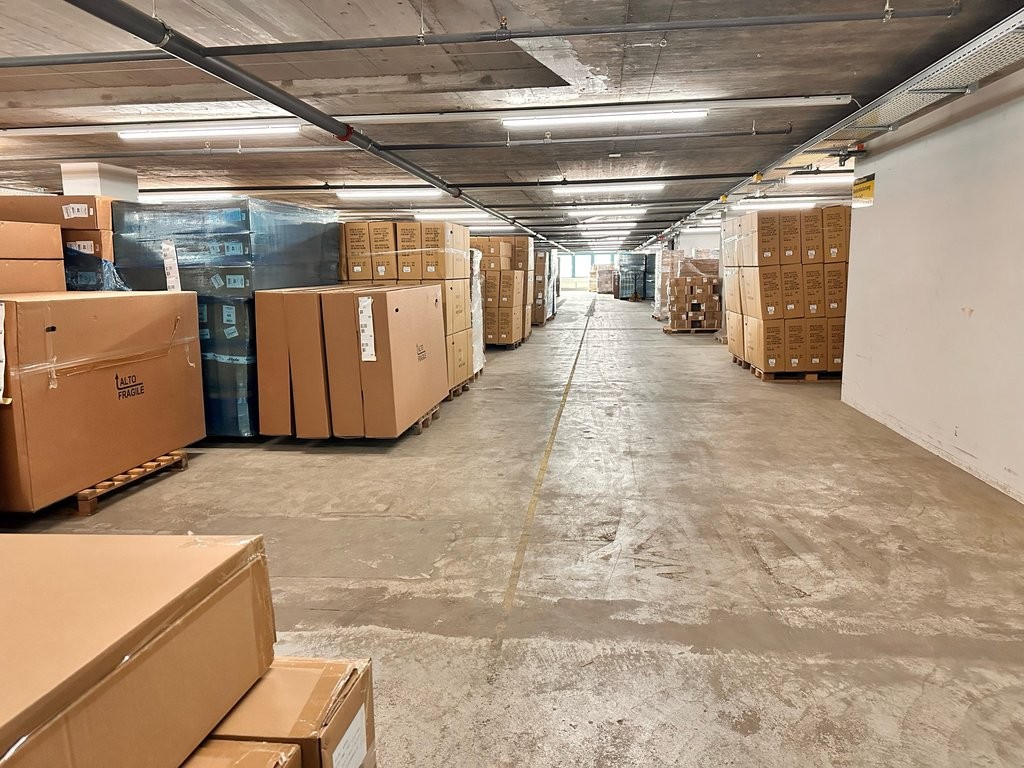 1375m² deposito