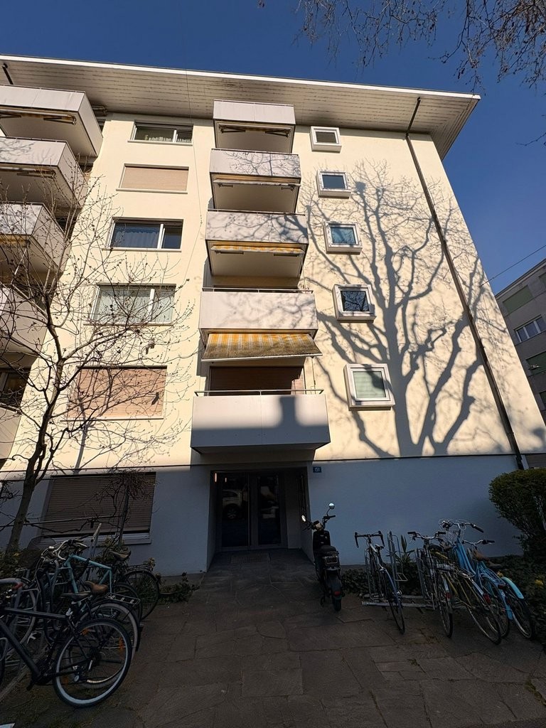 12m² commerciale, foto 1 di 2