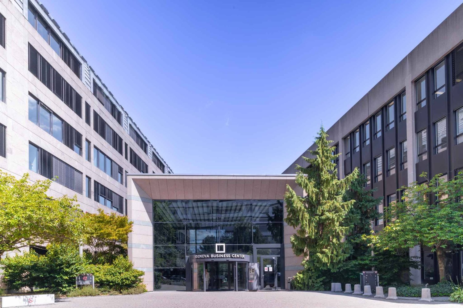 198m² office