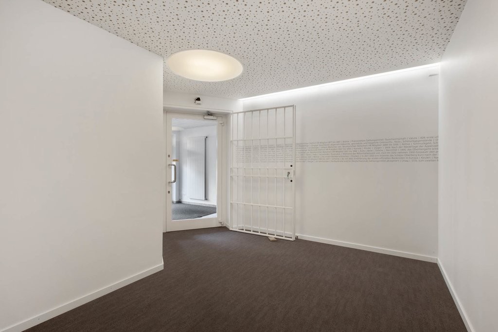 70m² office